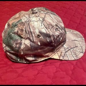 Men’s camouflage Under Armour cap